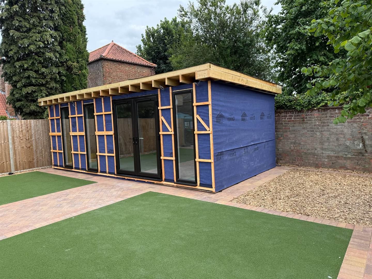 Breathable membrane and battens applied to the garden room frame